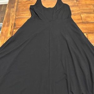 City chic black dress